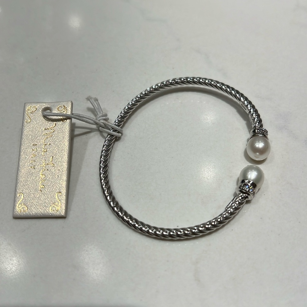 Sterling, silver and pearl bracelet with Crystal diamonds. Beautiful.